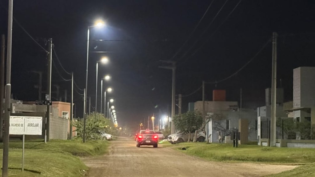 Luminarias LED instaladas en Bell Ville como parte del Plan de Alumbrado Eficiente.
