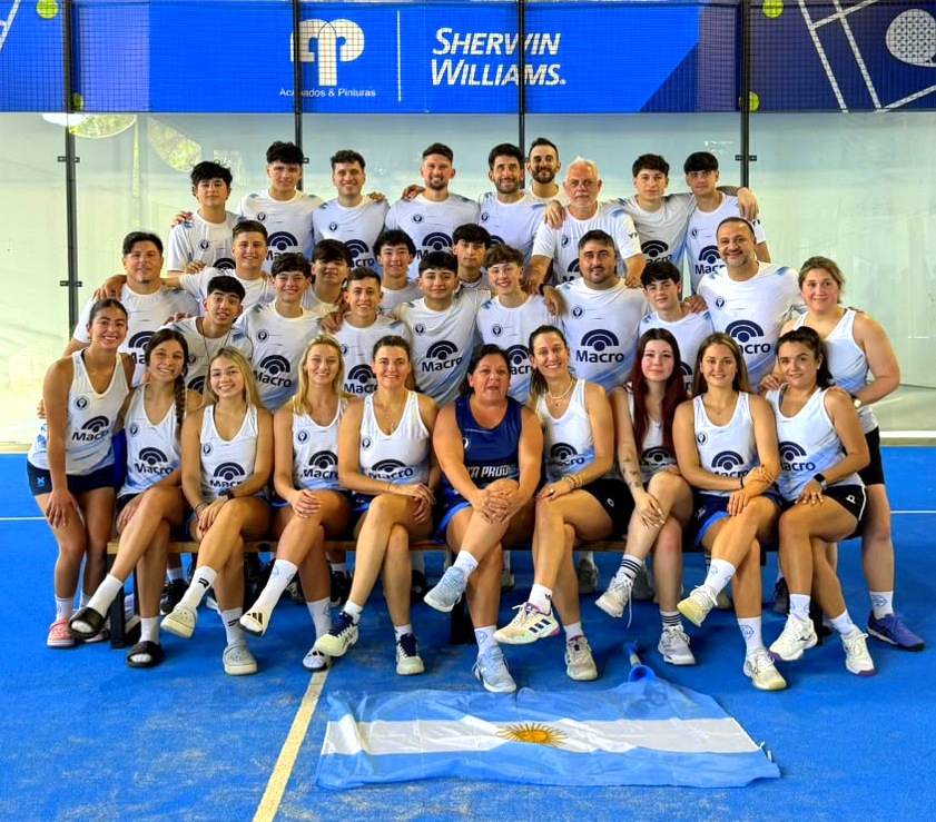 Delegación argentina que participó del Campeonato Panamericano de Clubes de Pádel en República Dominicana.