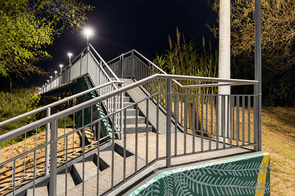 Pasarela renovada en barrio Portal del Río, sobre la costanera de Bell Ville.